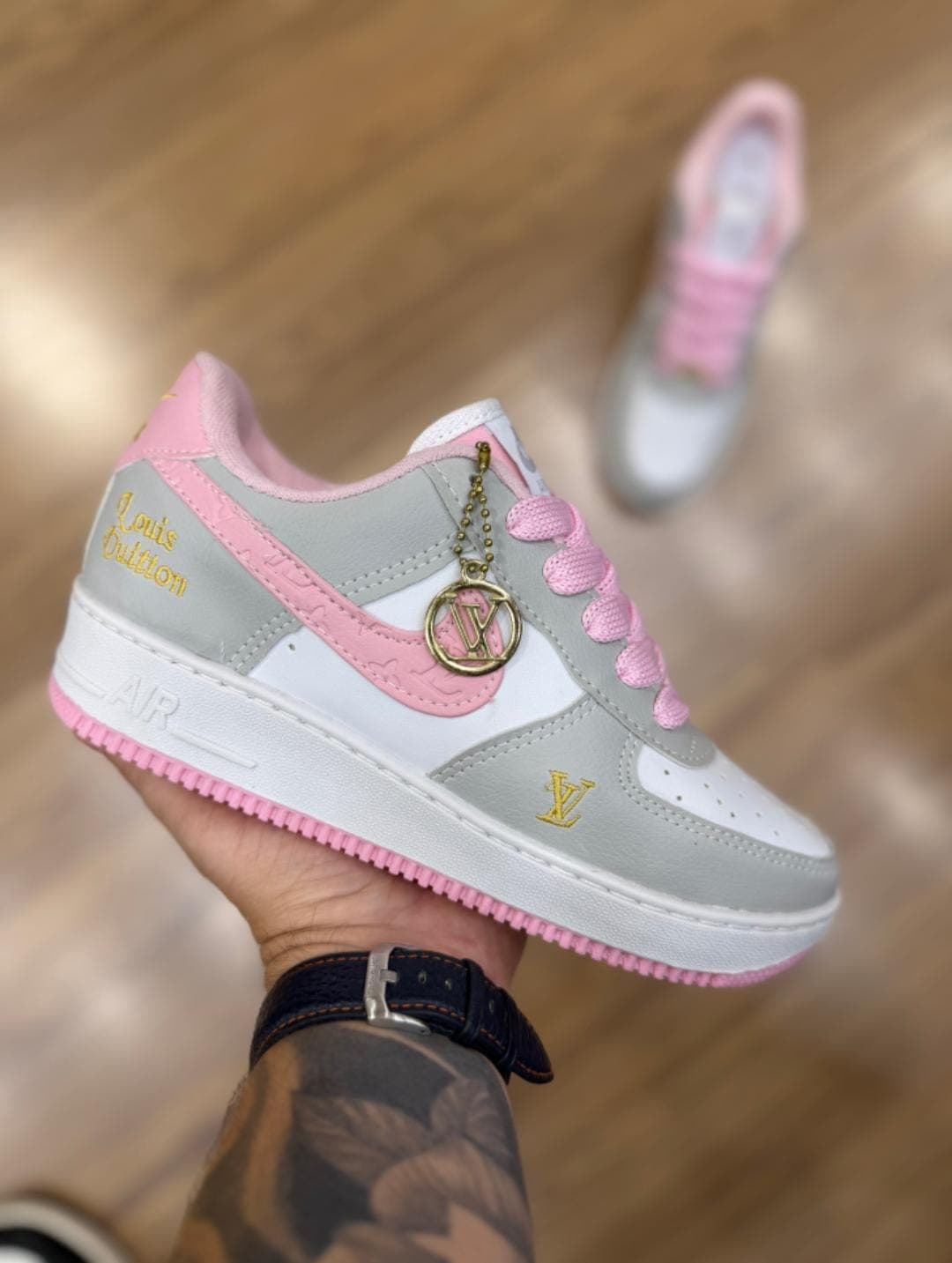 Nike Air Force LV 01